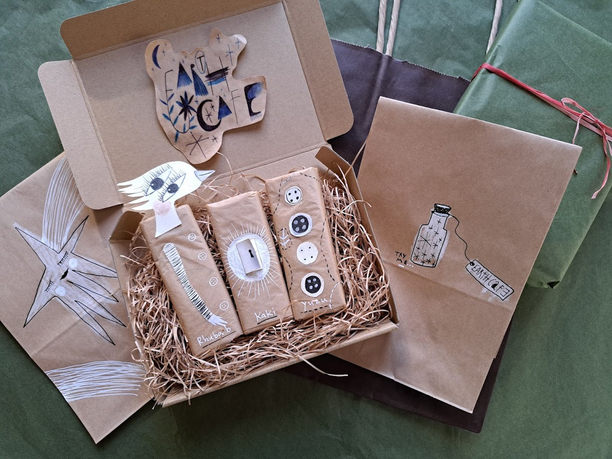 ③Earth Cafe Organic Raw Chocolate Bar Set with L'oiseau Lune Illustration Package | Earth Cafe オーガニック生チョコバーセット with ロワゾー・ルンイラストパッケージ (Japan Only/Not Available Overseas)