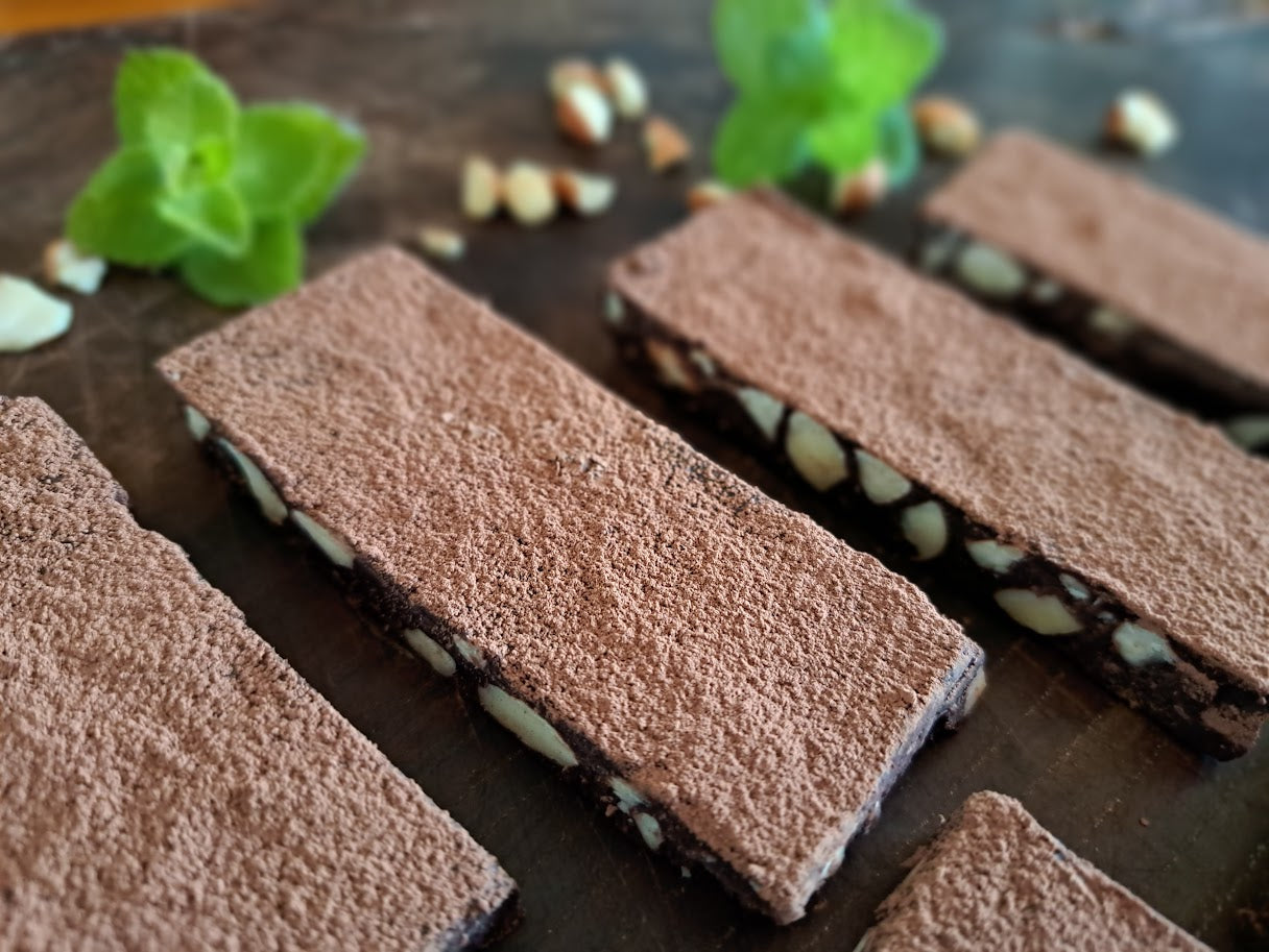 ③Earth Cafe Organic Raw Chocolate Bar Set with L'oiseau Lune Illustration Package | Earth Cafe オーガニック生チョコバーセット with ロワゾー・ルンイラストパッケージ (Japan Only/Not Available Overseas)