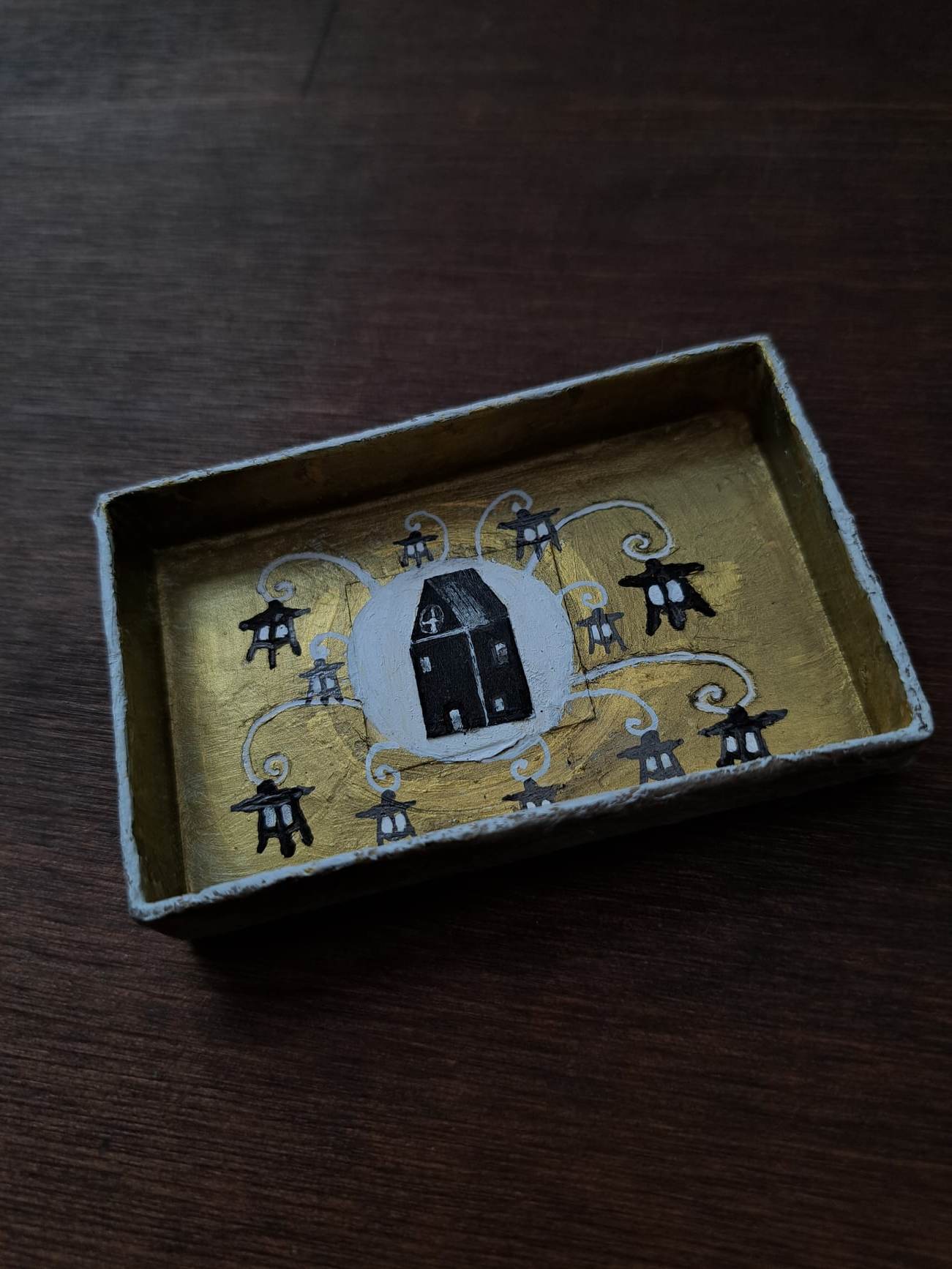 Ceramic Brooch / Locked In Your World 自分の世界に閉じ籠って