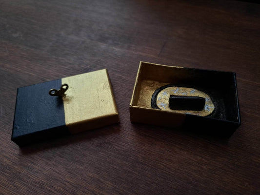 Ceramic Brooch / The Door Opens Tonight 今夜扉は開きます