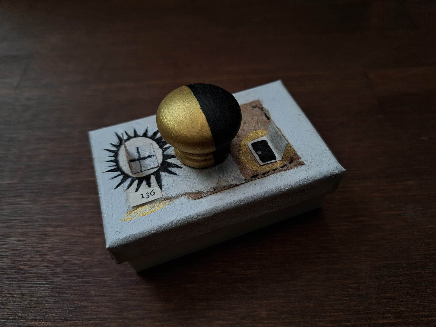 Ceramic Brooch / Turn The Key and Fly 鍵を回して飛んでください
