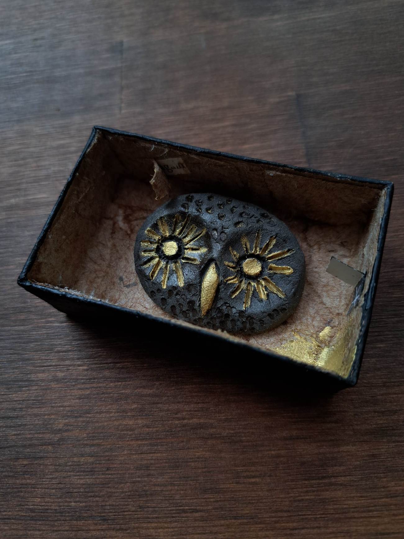 Ceramic Brooch / The Sun Appears In The Dark 闇の中に太陽が現われる