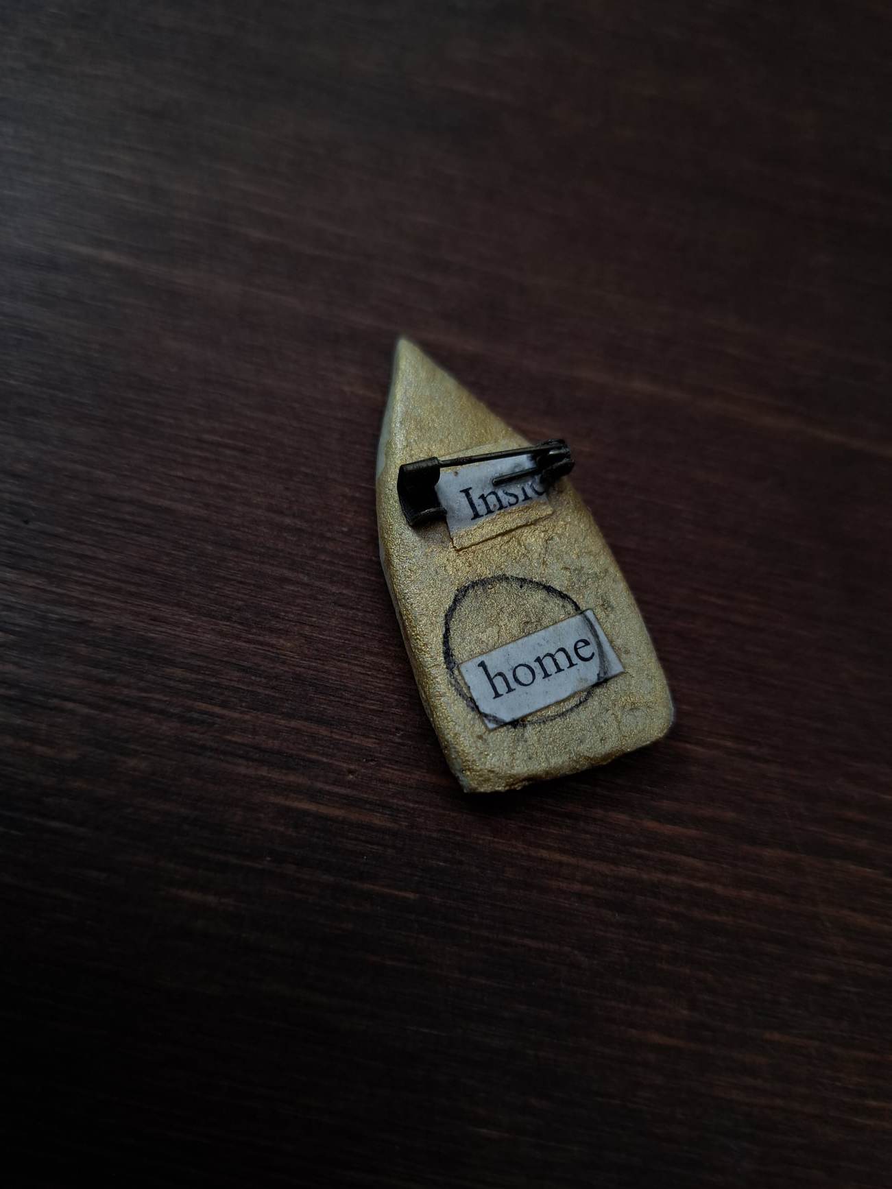 Ceramic Brooch / Locked In Your World 自分の世界に閉じ籠って