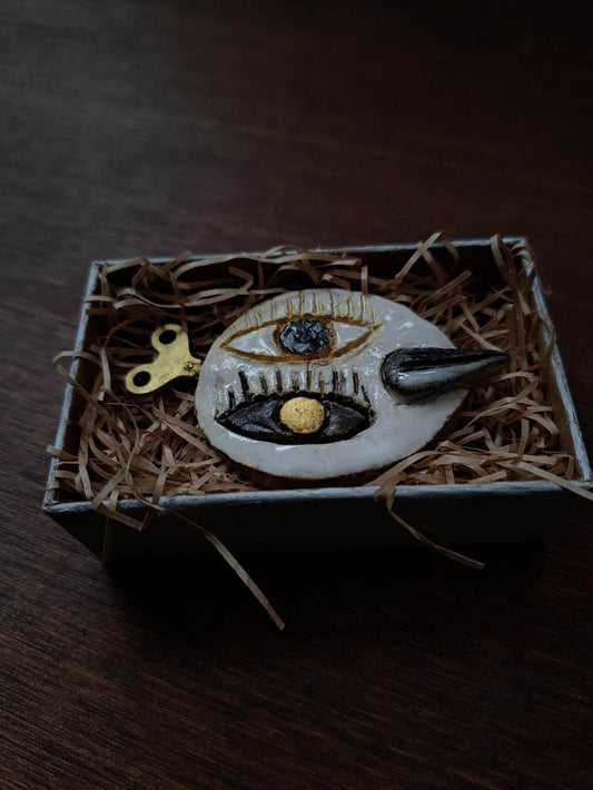 Ceramic Brooch / Turn The Key and Fly 鍵を回して飛んでください