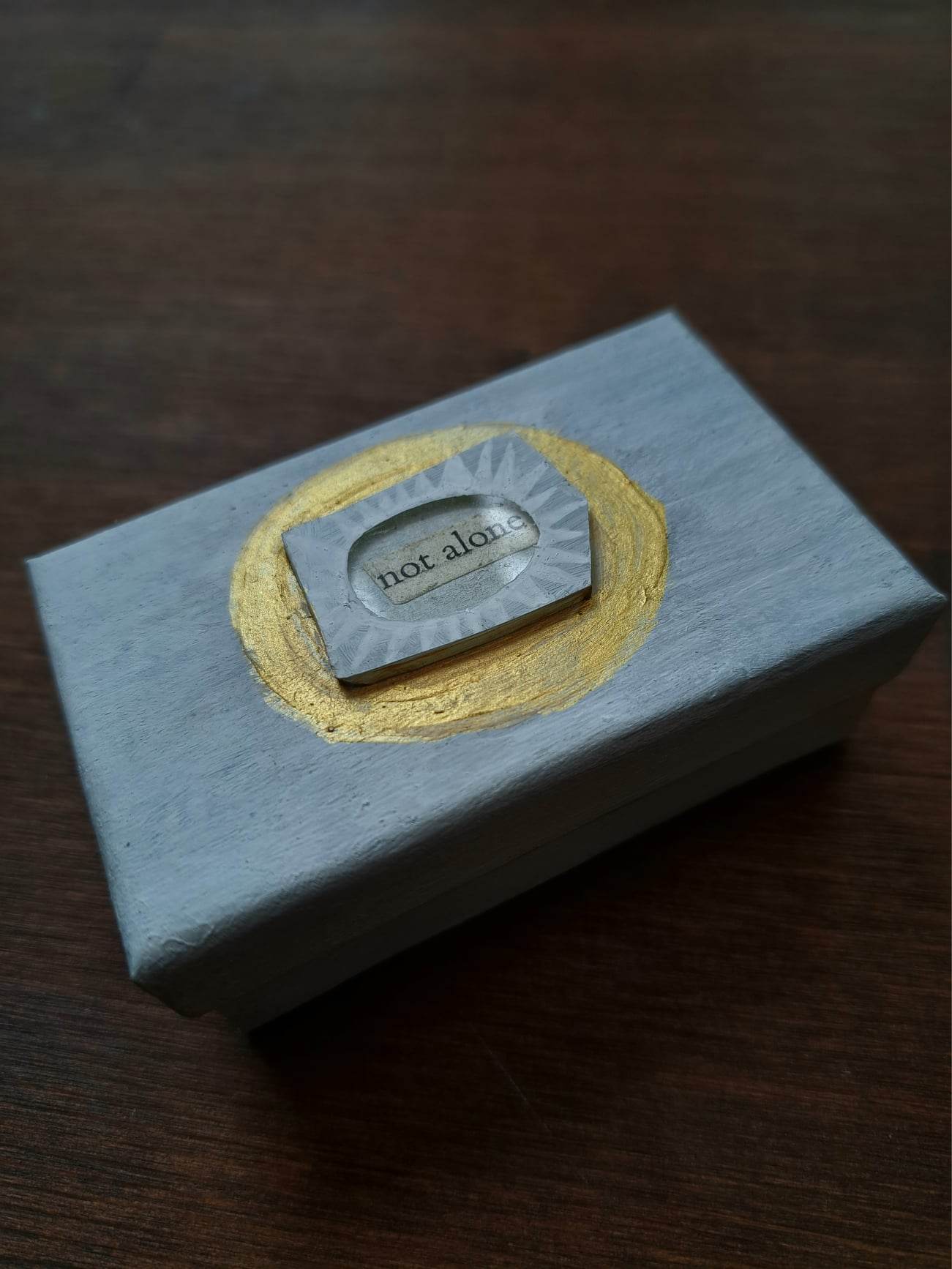 Ceramic Brooch / Not Alone ひとりではない
