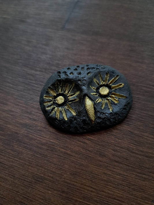 Ceramic Brooch / The Sun Appears In The Dark 闇の中に太陽が現われる