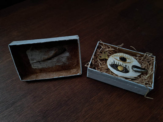 Ceramic Brooch / Turn The Key and Fly 鍵を回して飛んでください