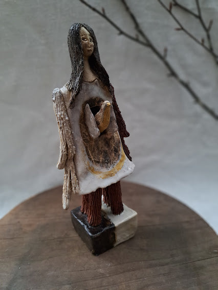 Ceramic Sculpture / Beautiful People_A Bird Lives Inside You ビューティフルピープル_あなたの中に鳥がいます