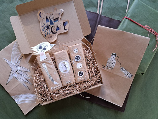 ③Earth Cafe Organic Raw Chocolate Bar Set with L'oiseau Lune Illustration Package | Earth Cafe オーガニック生チョコバーセット with ロワゾー・ルンイラストパッケージ (Japan Only/Not Available Overseas)
